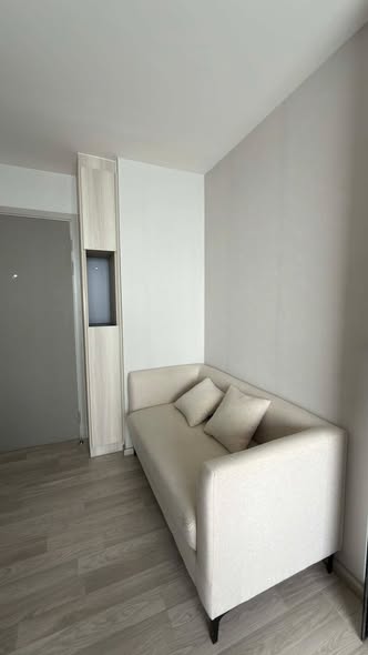 bedroom and living room of Ideo Mobi Sukhumvit Eastpoint