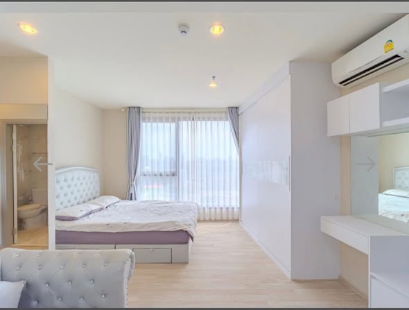 bedroom and room interior of Ideo Mobi Sukhumvit Eastpoint