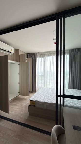 bedroom and room interior of Ideo Mobi Sukhumvit Eastpoint