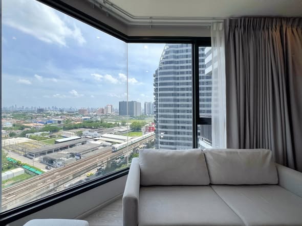 room interior of Ideo Mobi Sukhumvit Eastpoint