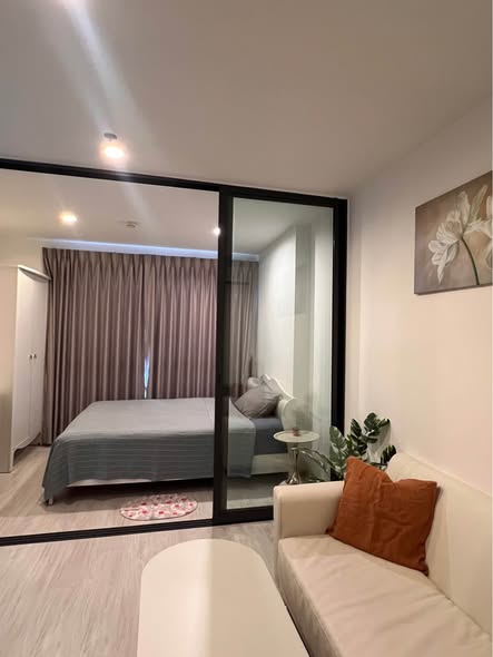 bedroom and room interior of Ideo Mobi Wongsawang Interchange