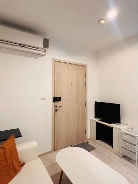 bedroom and room interior of Ideo Mobi Wongsawang Interchange