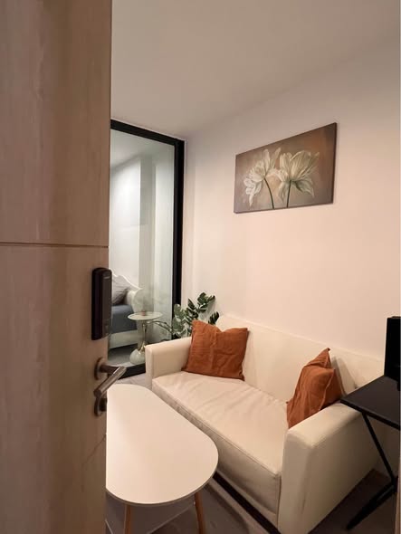 living room and room interior of Ideo Mobi Wongsawang Interchange