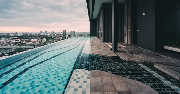 pool of Ideo Mobi Wongsawang Interchange
