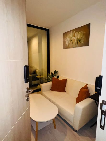 room interior of Ideo Mobi Wongsawang Interchange