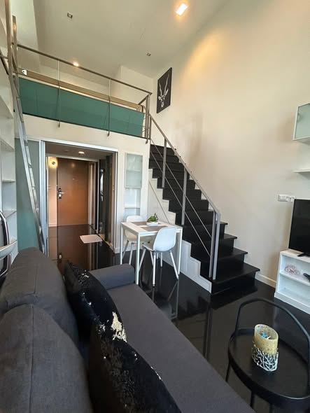 living room of Ideo Morph 38