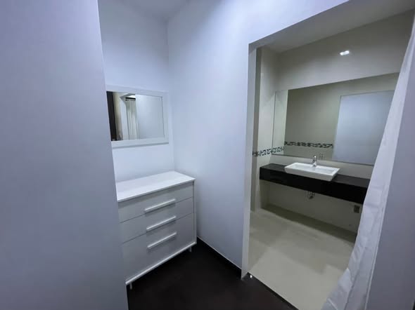 bathroom of Ideo Q Phaya Thai