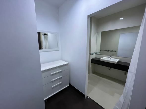 bathroom of Ideo Q Phaya Thai