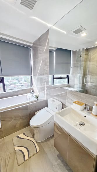 bathroom of Ideo Q Sukhumvit 36