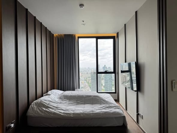 bedroom and room interior of Ideo Q Sukhumvit 36