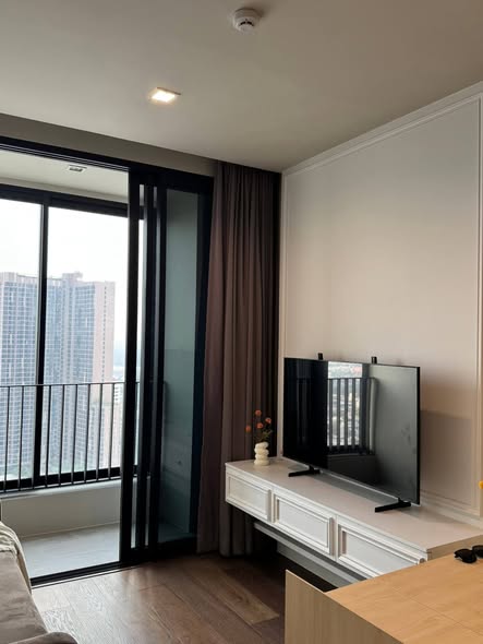 bedroom and room interior of Ideo Q Sukhumvit 36