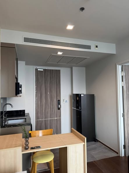 room interior and kitchen of Ideo Q Sukhumvit 36