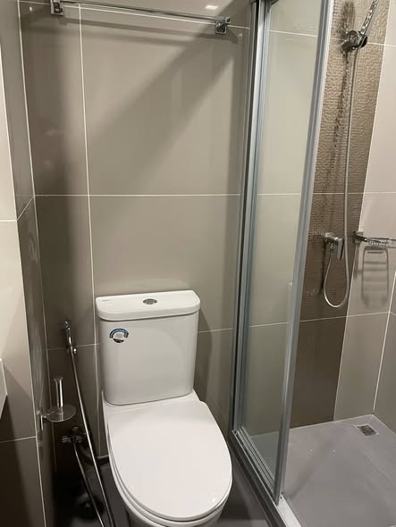 bathroom of IDEO Rama9 – Asoke