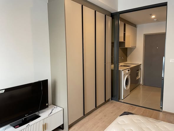 bedroom and room interior of IDEO Rama9 – Asoke