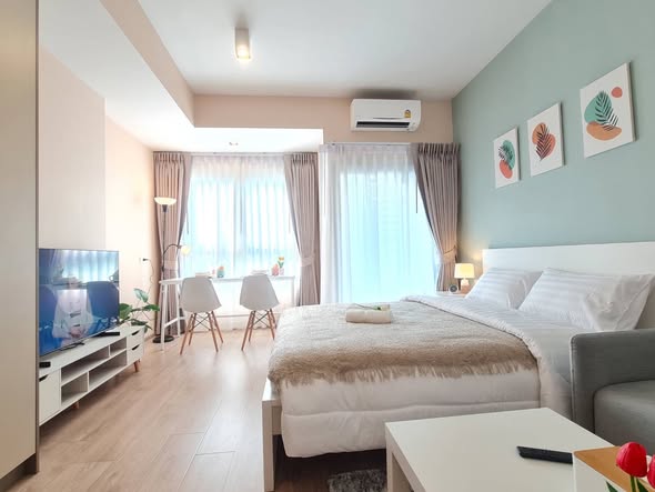 living room and bedroom of IDEO Rama9 – Asoke