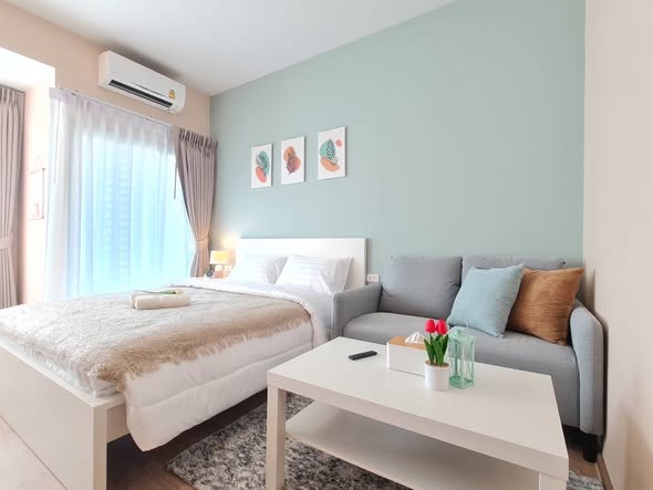 living room and bedroom of IDEO Rama9 – Asoke