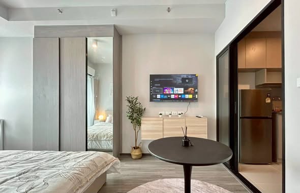 bedroom and living room of Ideo Ramkamhaeng Lamsali Station