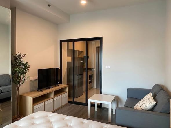 bedroom and living room and room interior of Ideo Ramkamhaeng Lamsali Station