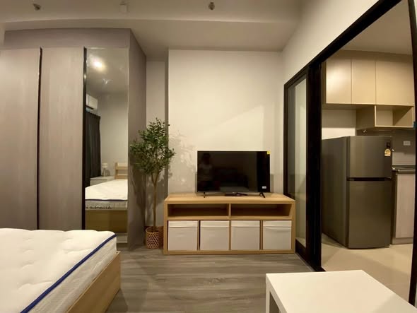 bedroom and room interior of Ideo Ramkamhaeng Lamsali Station