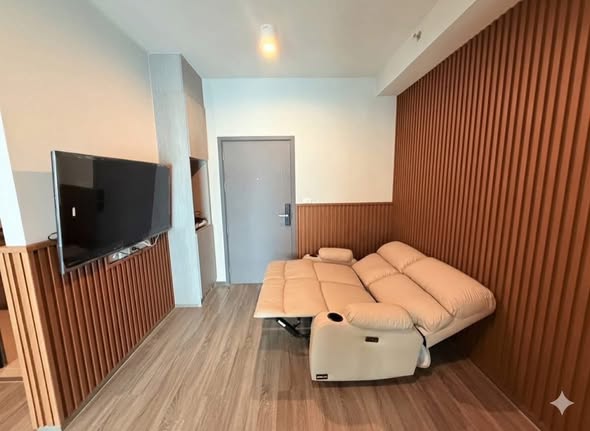 living room of Ideo Ramkamhaeng Lamsali Station