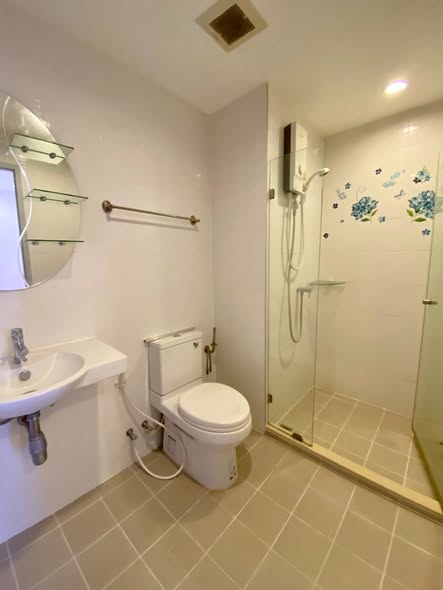 bathroom of Ideo Sathon-Tha Phra