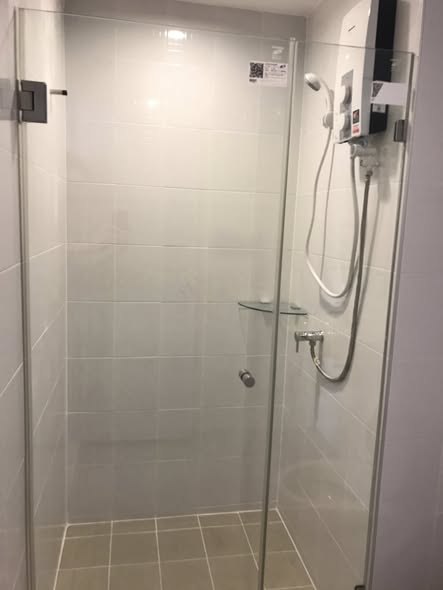 room interior and bathroom of Ideo Sathon-Tha Phra