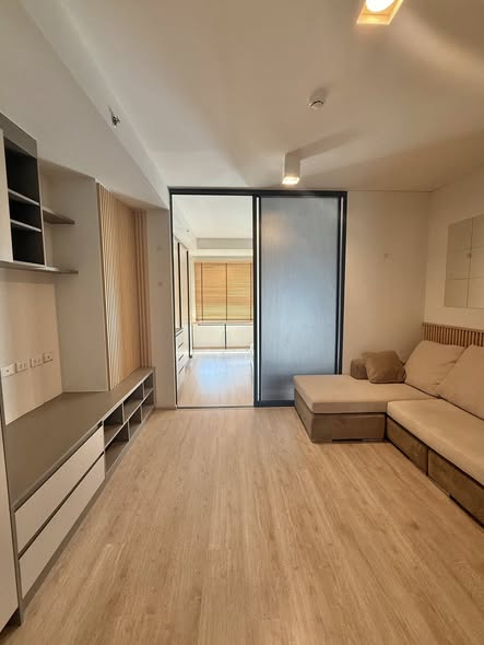 bedroom and room interior of Ideo Sathon-Wongwian Yai