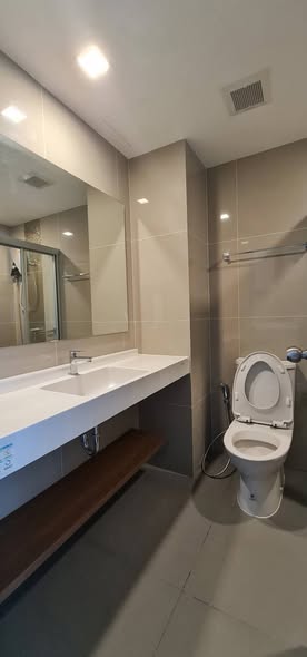 Ideo Sathon-Wongwian Yai