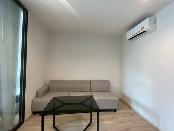 living room of Ideo Sathon-Wongwian Yai