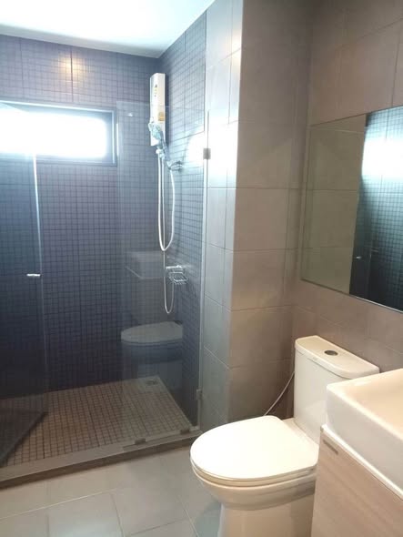 bathroom of IDEO Sukhumvit 115