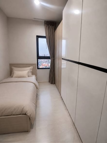 bedroom and room interior of IDEO Sukhumvit 115