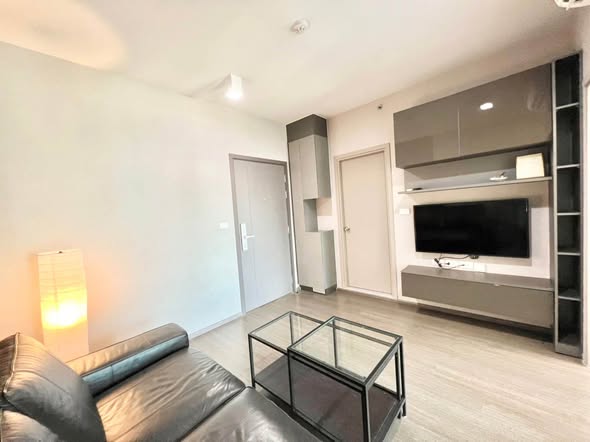 living room and room interior of Ideo Sukhumvit 93