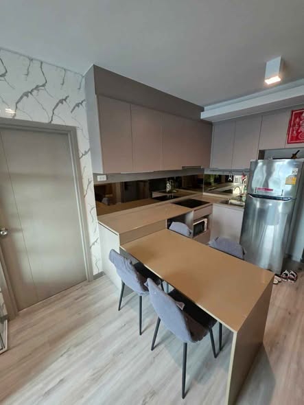 room interior and kitchen of Ideo Sukhumvit 93