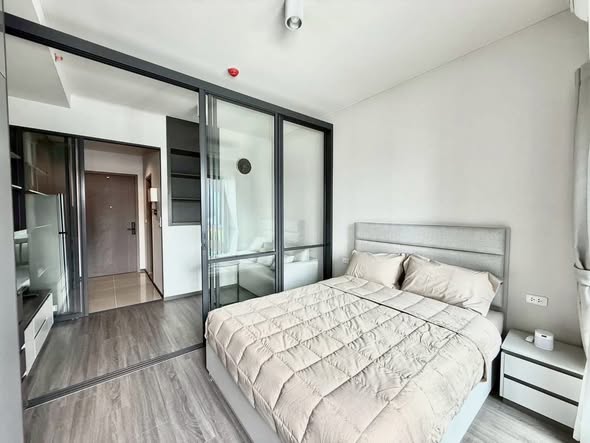 bedroom and room interior of IDEO Sukhumvit Rama 4 ไอดีโอ สุขุมวิท-พระราม 4