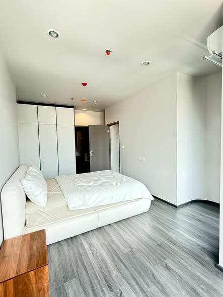 bedroom and room interior of IDEO Sukhumvit Rama 4 ไอดีโอ สุขุมวิท-พระราม 4