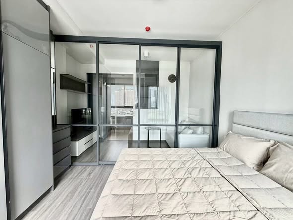 bedroom and room interior of IDEO Sukhumvit Rama 4 ไอดีโอ สุขุมวิท-พระราม 4