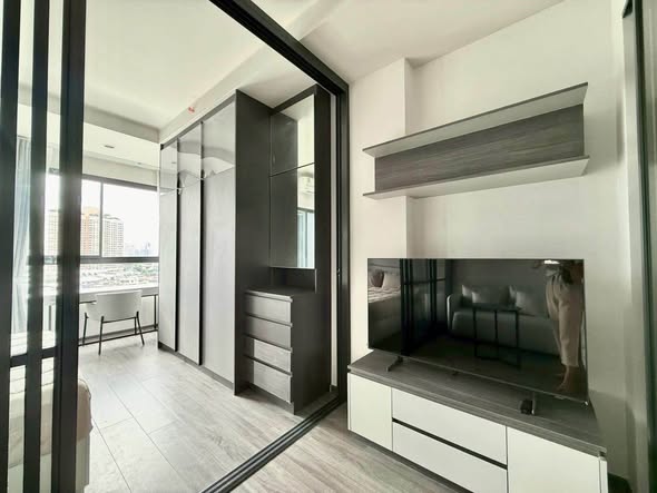 room interior and kitchen of IDEO Sukhumvit Rama 4 ไอดีโอ สุขุมวิท-พระราม 4