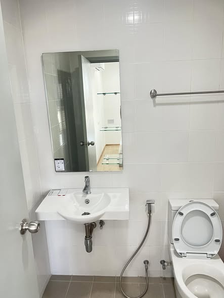 bathroom of Ideo Wutthakat