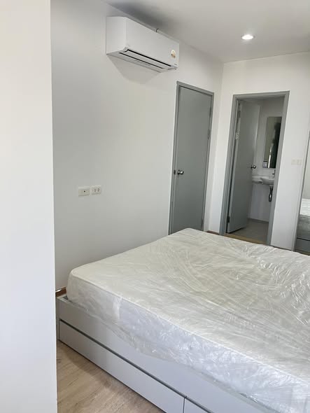 bedroom of Ideo Wutthakat