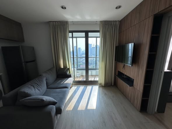 bedroom and living room of Ideo Wutthakat