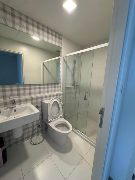 bathroom of Indy 4 Bangna Km.7