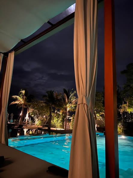 pool of InterContinental Residences Hua Hin