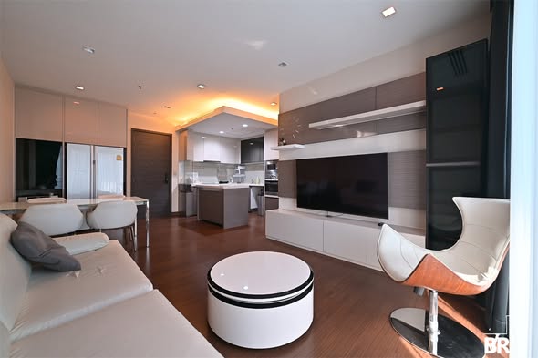 bedroom and living room of Ivy Ampio