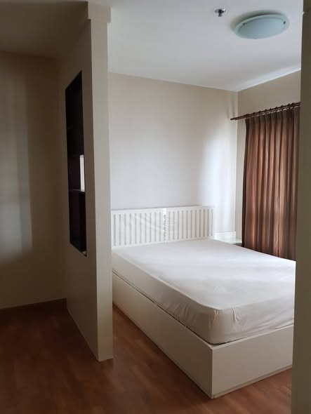 bedroom of IVY River Condo