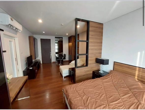 bedroom and room interior of IVY THONGLOR