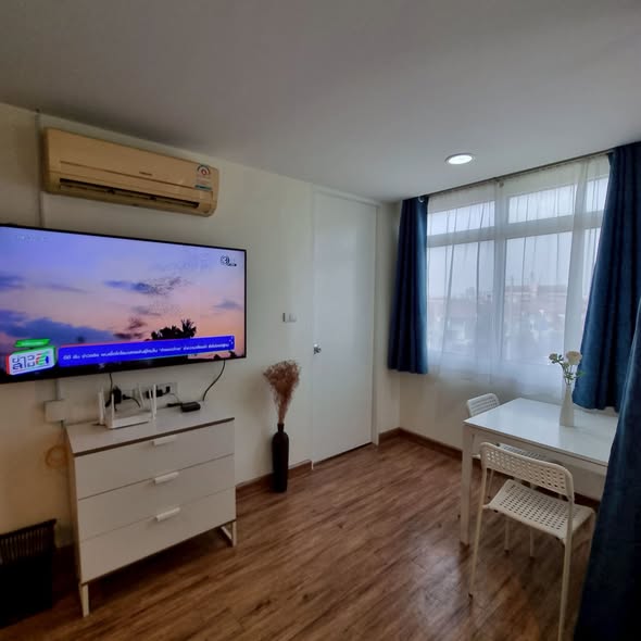 bedroom of J.W. BOULEVARD Srivara