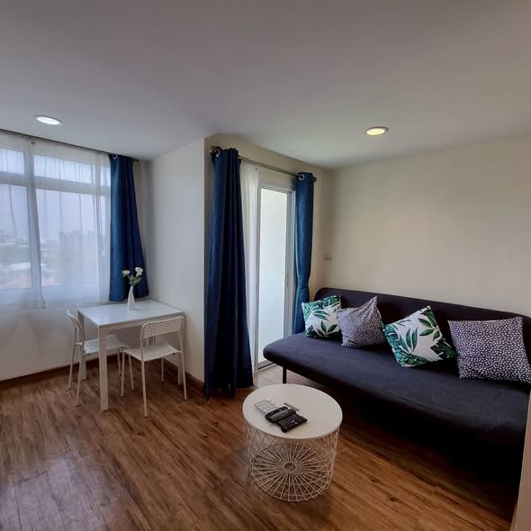 living room and room interior of J.W. BOULEVARD Srivara