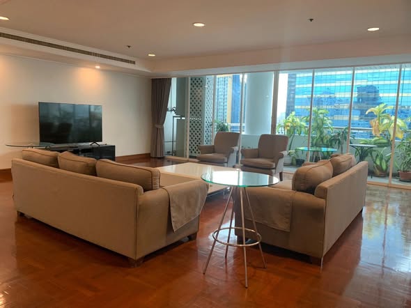 living room of Kallista Mansion