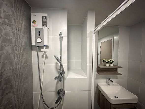 bathroom of Kave Luminous Bangmod