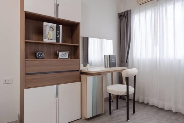 bedroom and room interior of Kensington Bearing